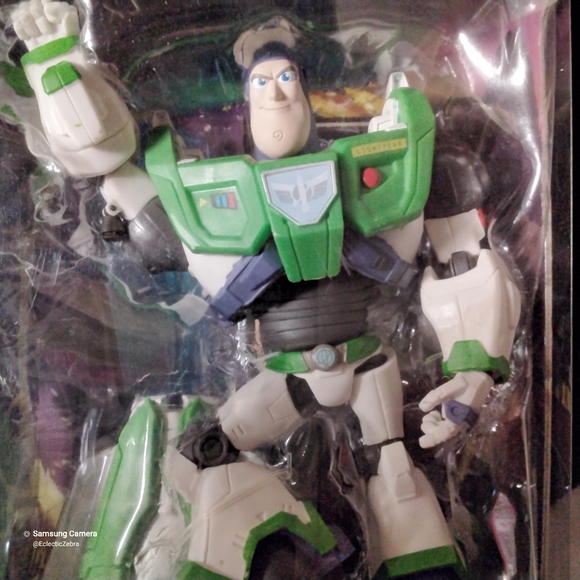 Disney Mirrorverse Buzz Lightyear - Picture 2 of 5